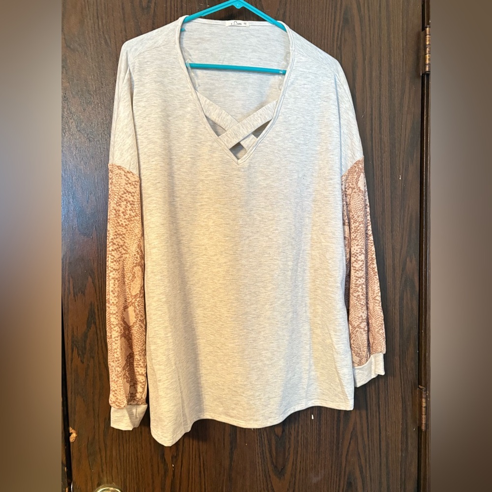 E Luna Cream and Brown Long Sleeve Top